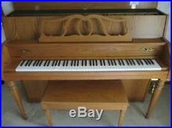 YAMAHA M500F Upright Light Oak Acoustic Piano withbench MINT COND