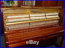 YAMAHA MAHOGANY EBONY UPRIGHT PIANO WithBENCH (U1E)