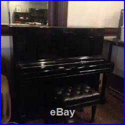 YAMAHA Upright Piano with Concert Piano Bench