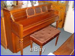 Yamaha Walnut Upright Piano (m404)