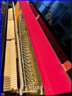 Yamaha B3 Upright Piano Polished Ebony 48 Excellent condition