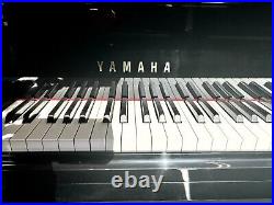 Yamaha C2 Grand Piano 5'8 Polished Ebony