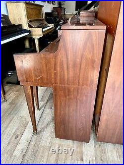 Yamaha Console Upright Piano 40 1/2 Satin Walnut