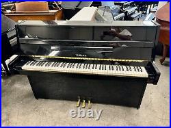 Yamaha LU-11 Upright Piano 42 Polished Ebony