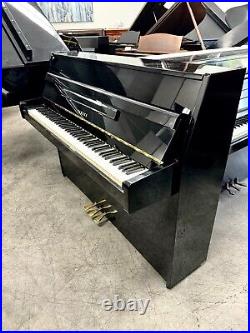 Yamaha LU-11 Upright Piano 42 Polished Ebony