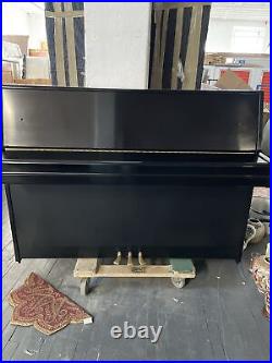 Yamaha M1F Upright Piano 42 1/2 Polished Black