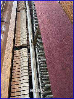 Yamaha M302 Upright Piano 42 Satin Oak