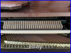 Yamaha M450 Piano Cherry upright piano Made in USA Great Condition, with Bench