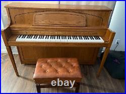 Yamaha M450 Upright (Console) Piano with Adjustable Bench in Excellent Condition