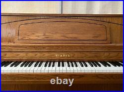 Yamaha M450 Upright (Console) Piano with Adjustable Bench in Excellent Condition