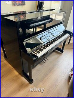 Yamaha MC10Bl Upright Piano 48 Polished Ebony