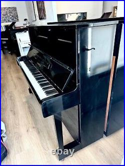 Yamaha MC10Bl Upright Piano 48 Polished Ebony