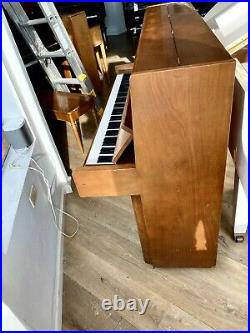 Yamaha P1 Console Upright Piano 43 Satin Walnut