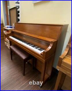 Yamaha P22 45 Studio Piano in Oak