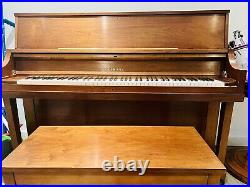 Yamaha P22 Walnut Piano Excellent Condition T212774