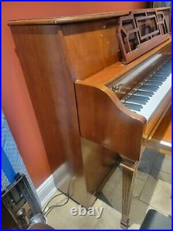 Yamaha Piano with Bench