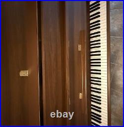 Yamaha Satin Oak Piano