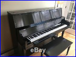 Yamaha Studio Upright Piano In Excellent Condition