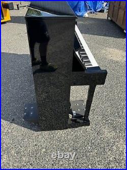 Yamaha T118 PE 45 Upright Piano in Polished Ebony