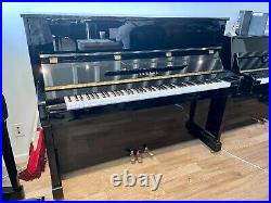 Yamaha T121 Studio Upright Piano 48 Polished Ebony