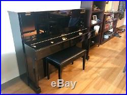 Yamaha T121 Vertical Piano including bench