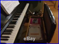 Yamaha U1 48 professional Upright Piano and Bench, Excellent Condition. WoW