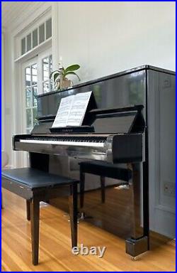Yamaha U1 Piano 48 Vertical Upright Black with padded bench