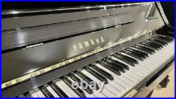 Yamaha UX3 Upright Piano 52 High Gloss eXcellente condition