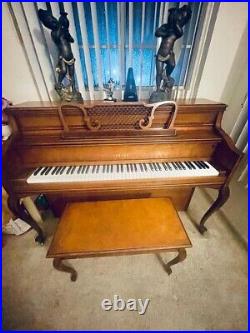 Yamaha Upright Spinet Piano