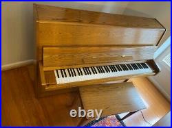 Yamaha Upright polished Oak Piano P2E in hardly used (Very Good Condition)