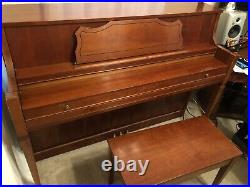 Yamaha m450 upright piano 88 keys EXCELLENT CONDITION (LOCAL PICKUP ONLY)
