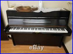 Young Chang Upright Piano (black lacquer) 8115340